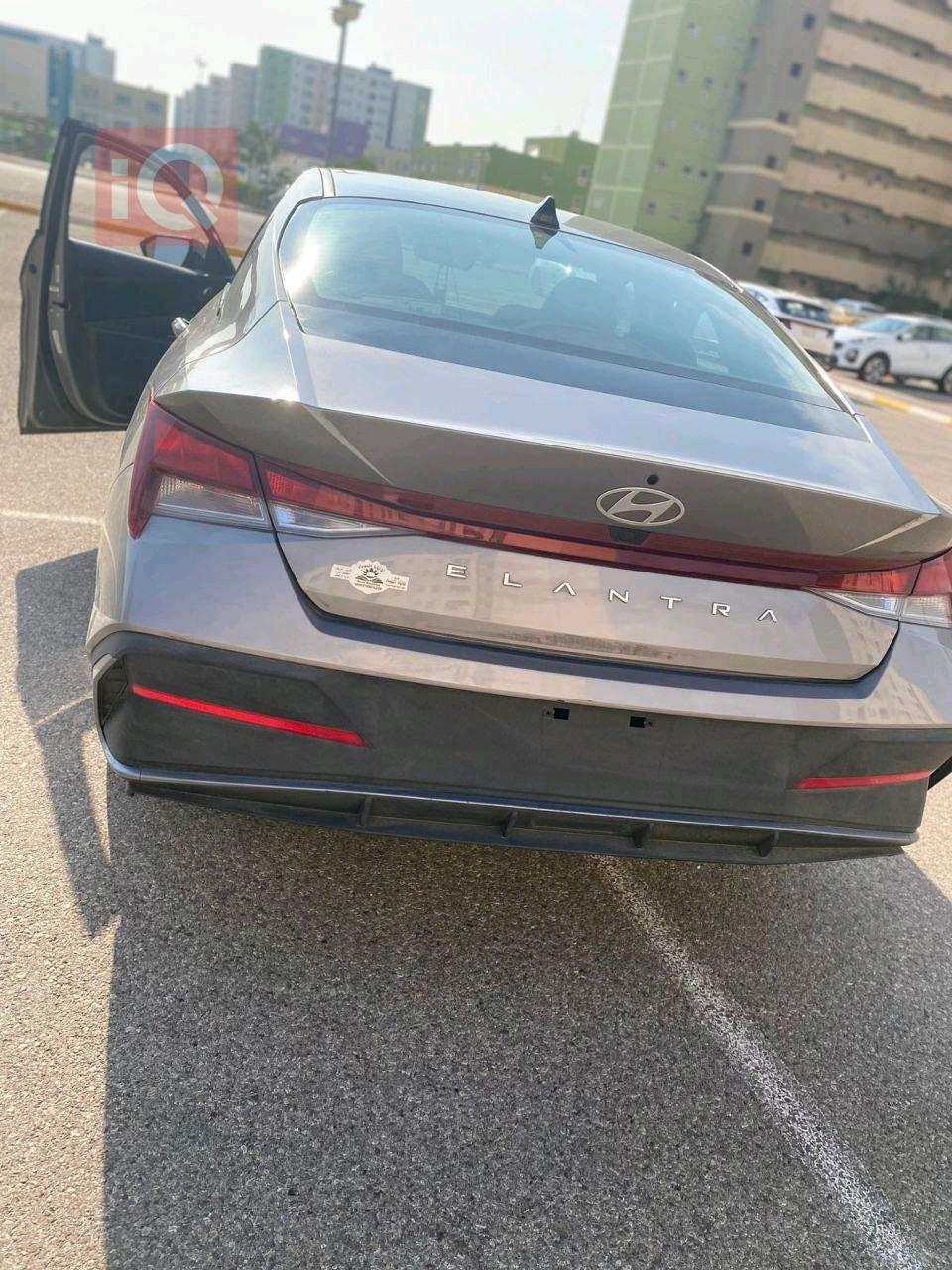 هیوندای ئەلەنترا